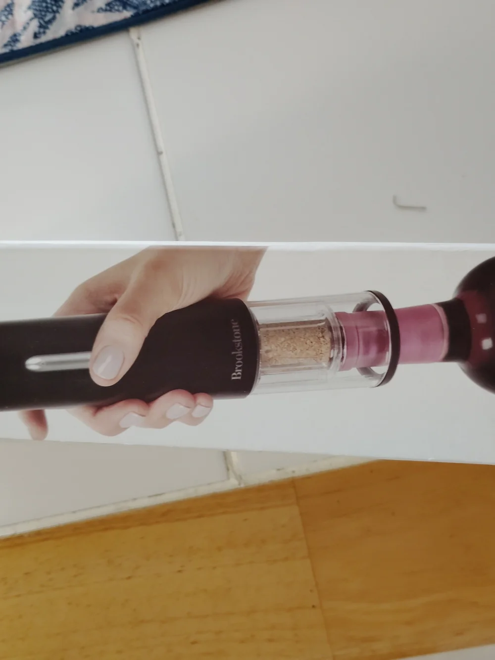 ⭐⭐Brookstone Automatic Wine Opener in Black - Picture 2 of 4